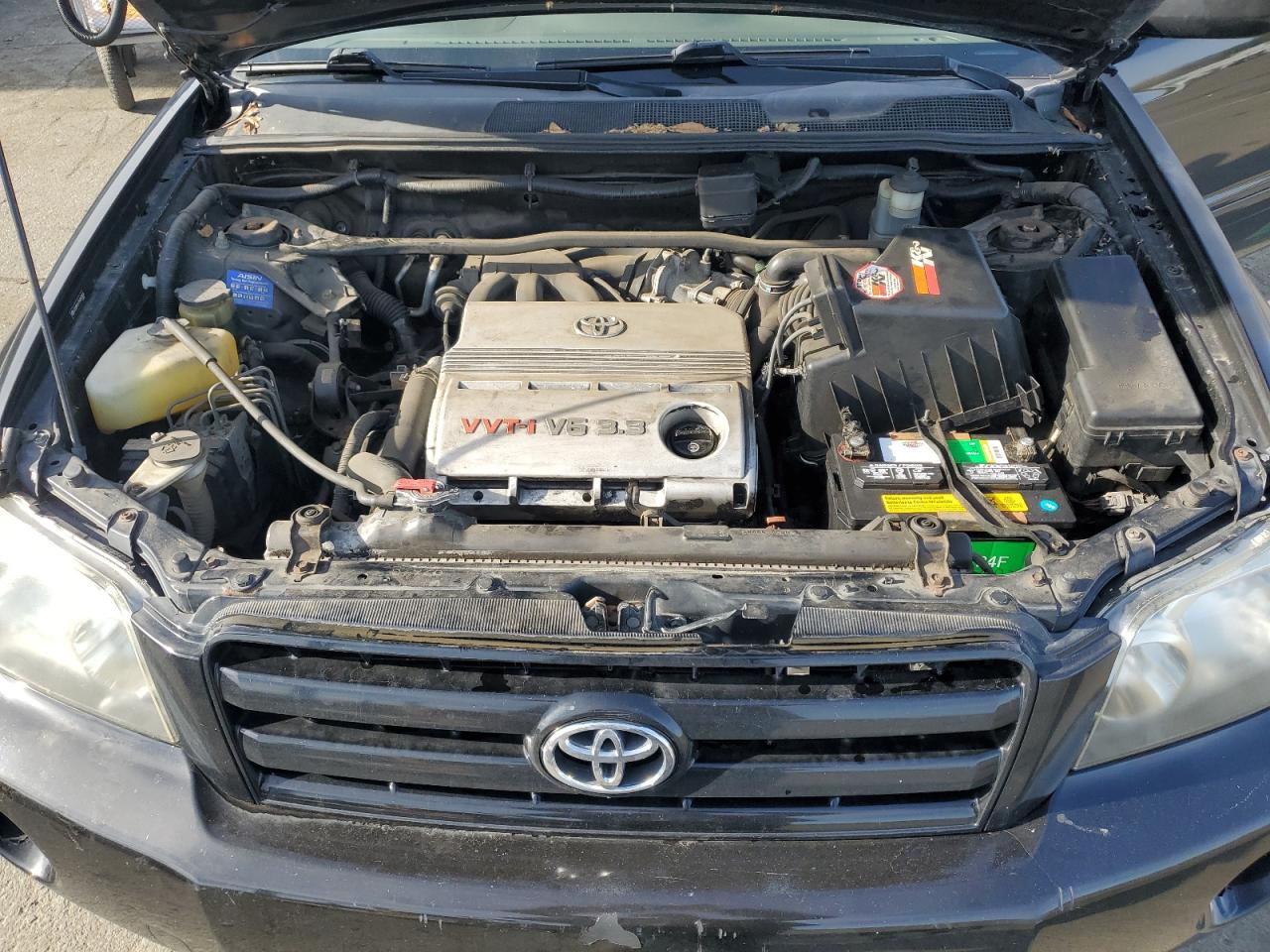 2005 Toyota Highlander - Image 12