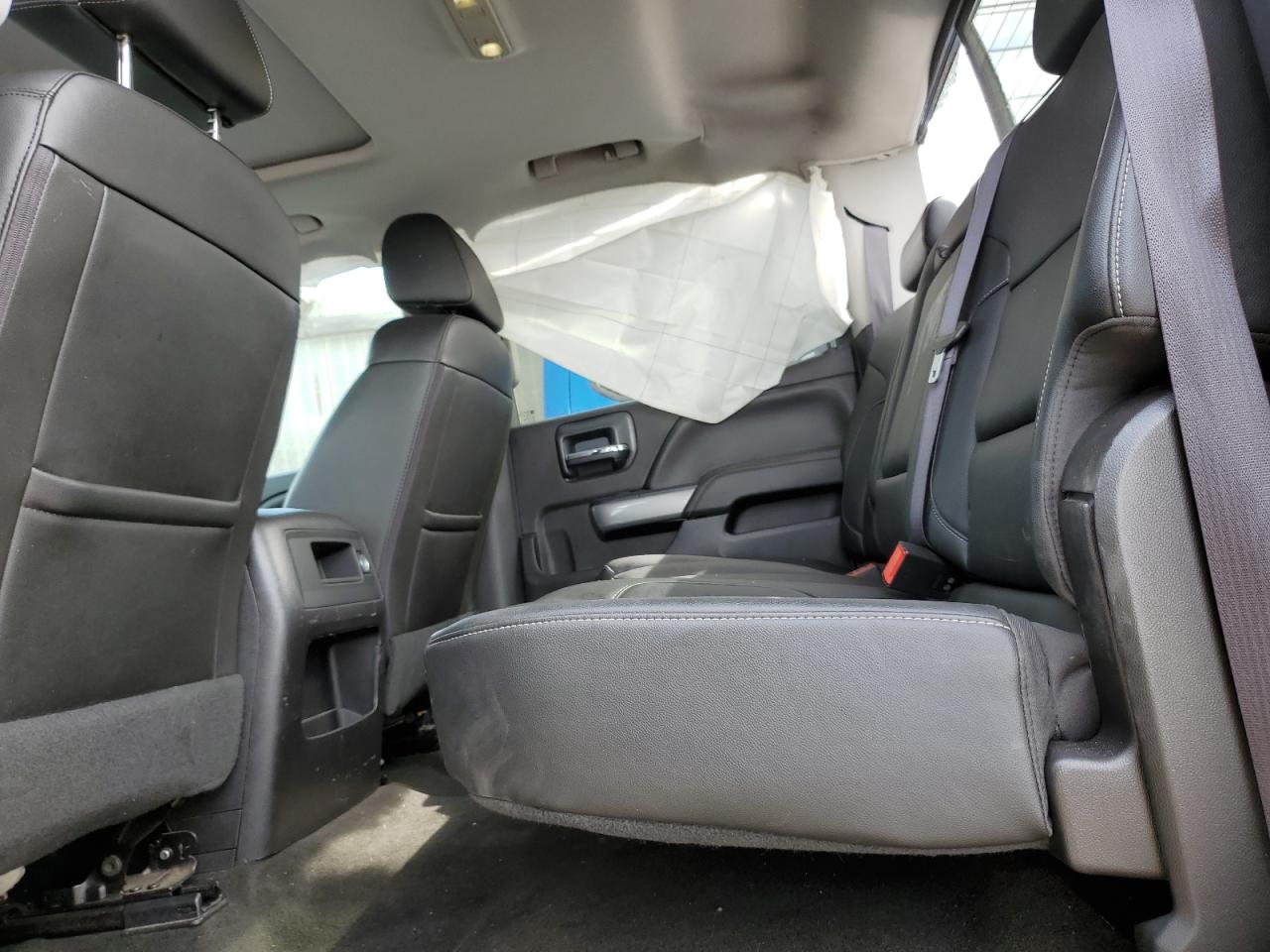 2016 Chevrolet Silverado - Image 10