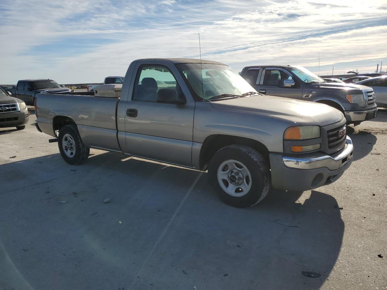2003 GMC Sierra - Image 4