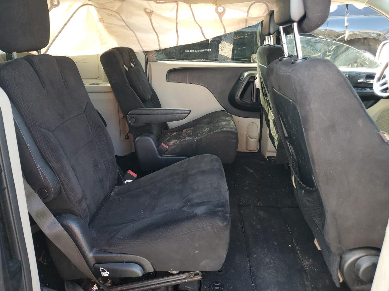2015 Dodge Caravan - Image 12