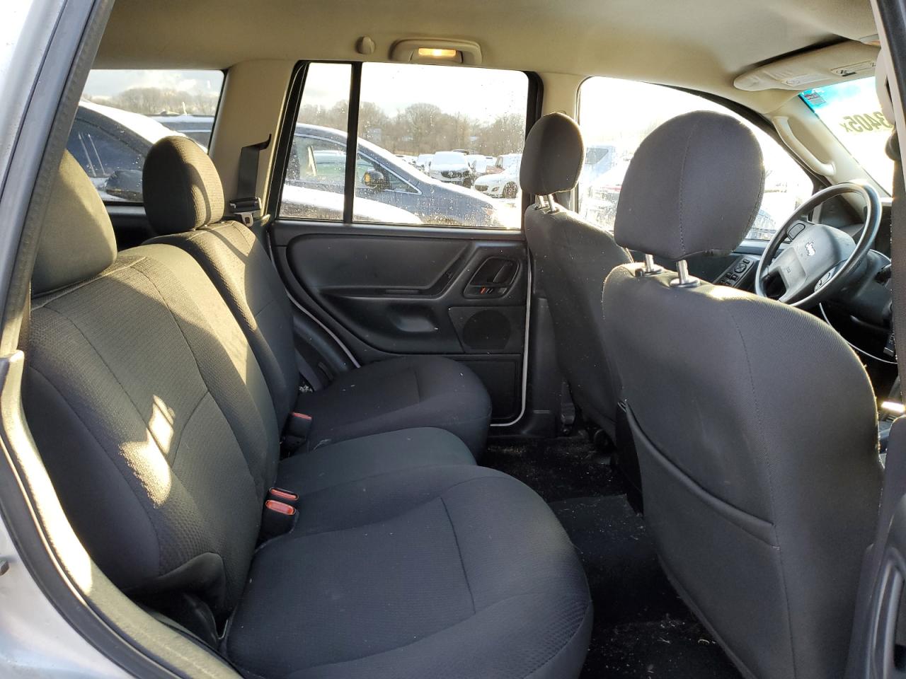 2004 Jeep Grand Cherokee - Image 11
