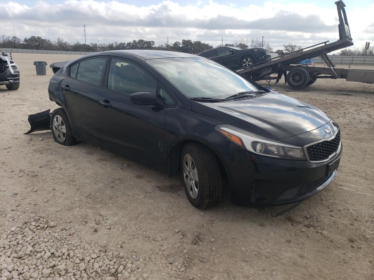 2017 Kia Forte - Image 4