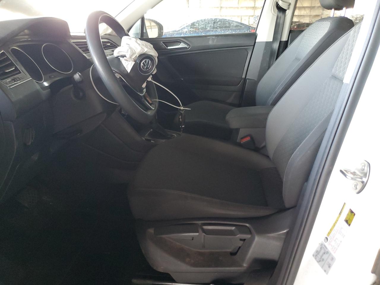 2018 Volkswagen Tiguan - Image 7