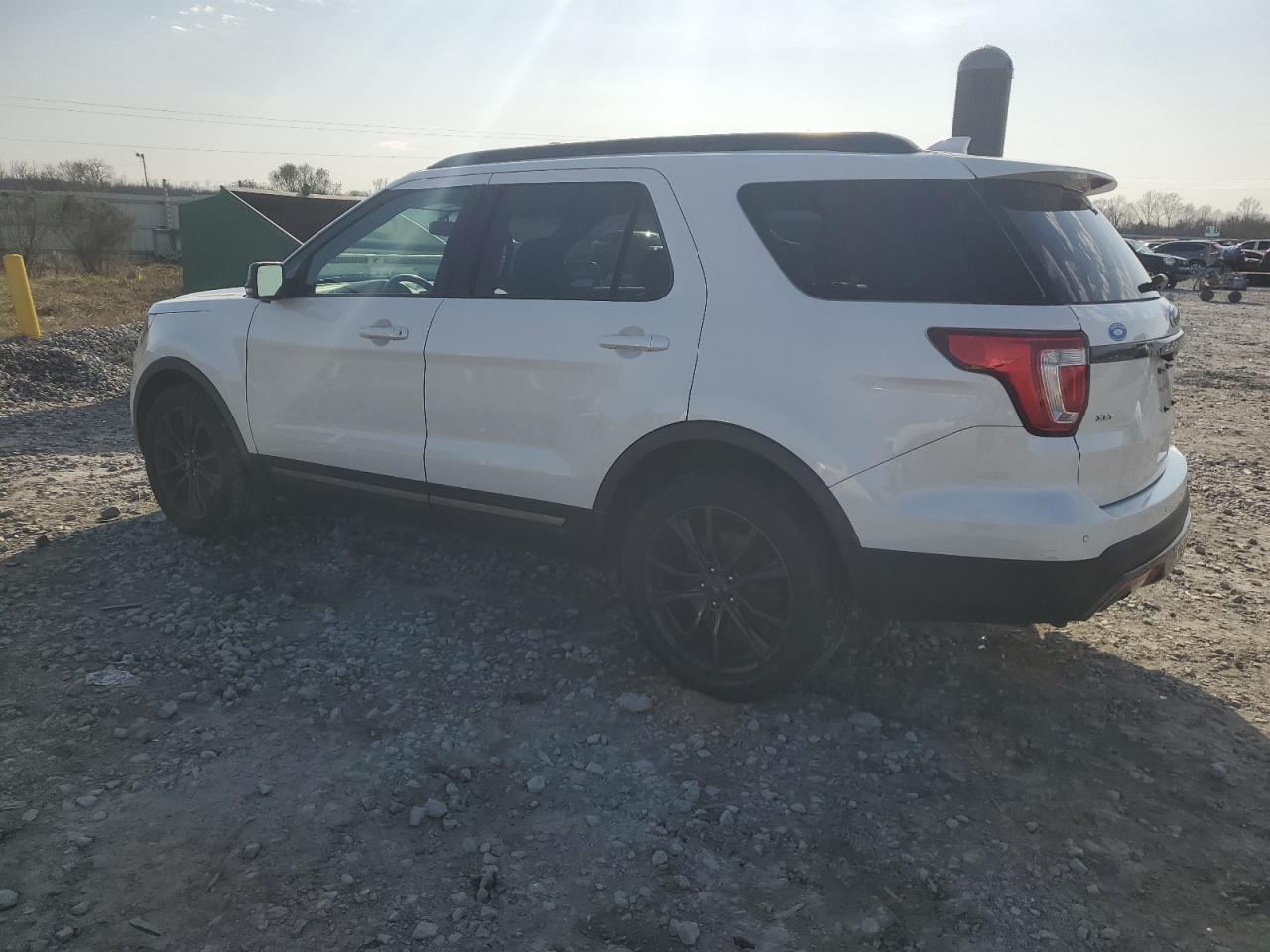 2017 Ford Explorer - Image 2