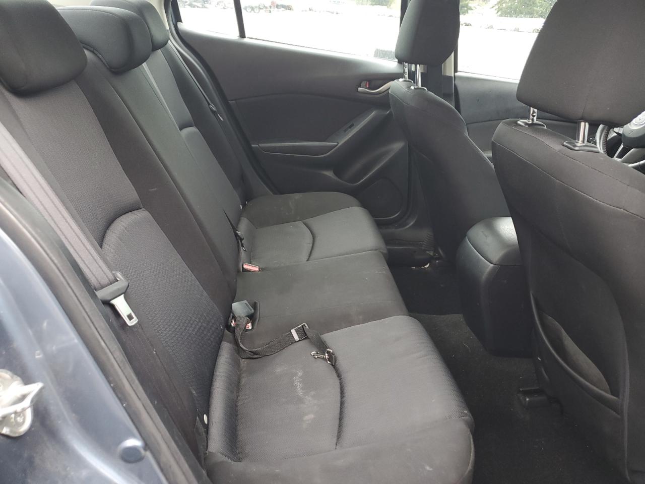 2015 Mazda 3 - Image 11