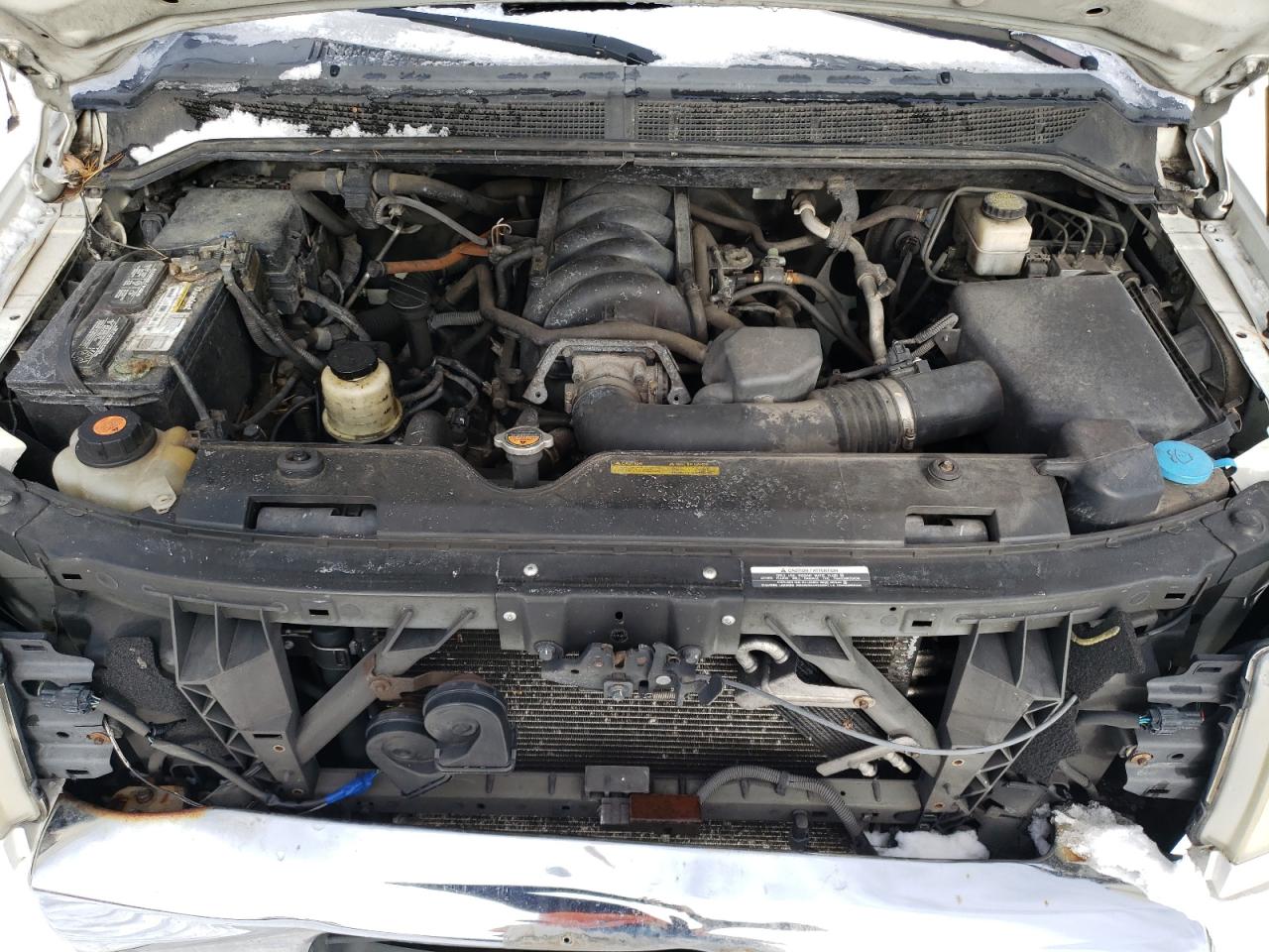 2010 Nissan Titan - Image 11