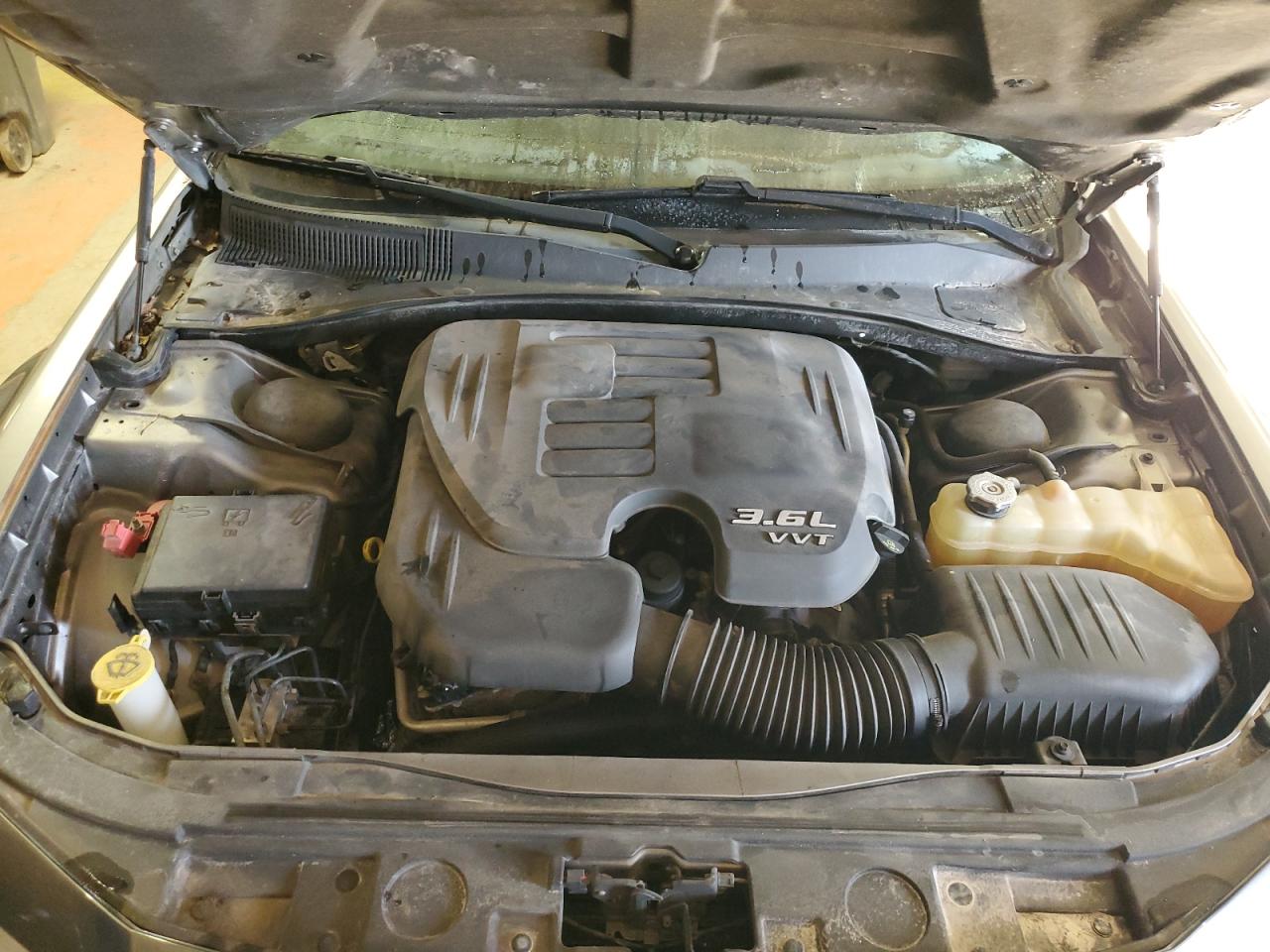 2011 Chrysler 300 - Image 11