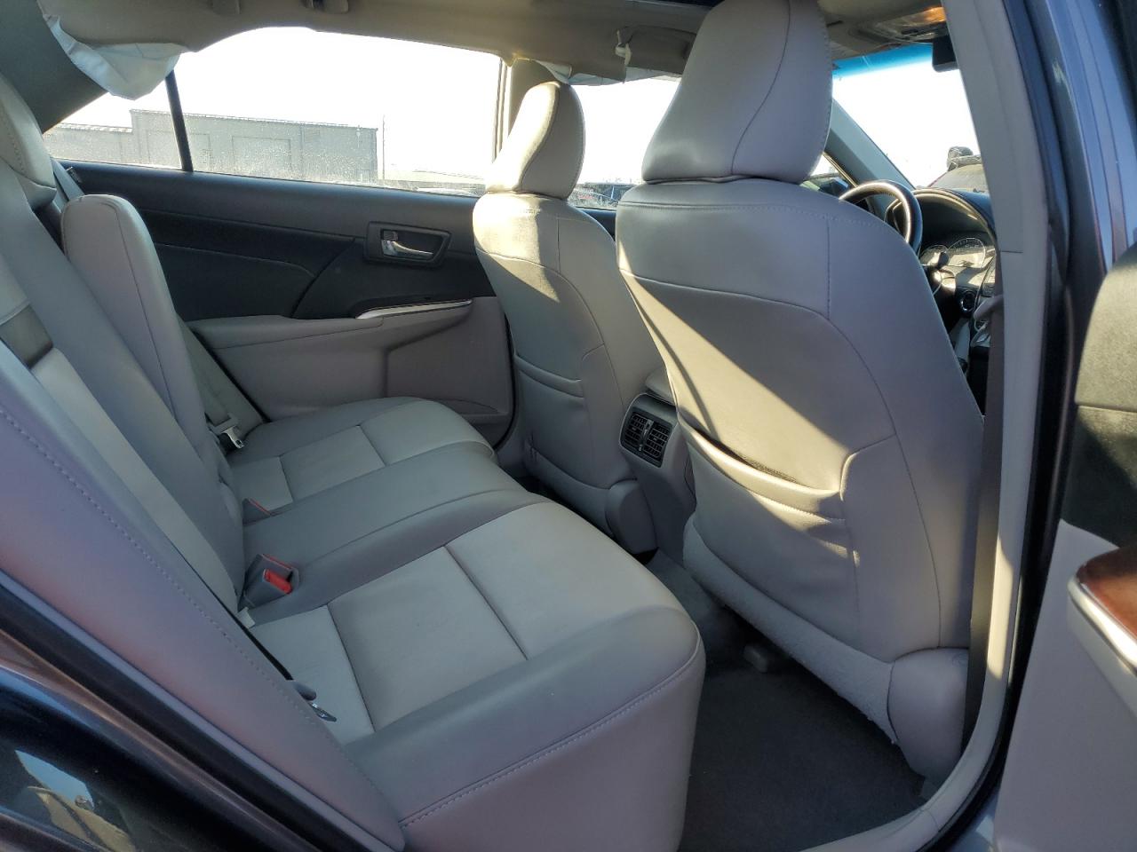 2014 Toyota Camry - Image 10