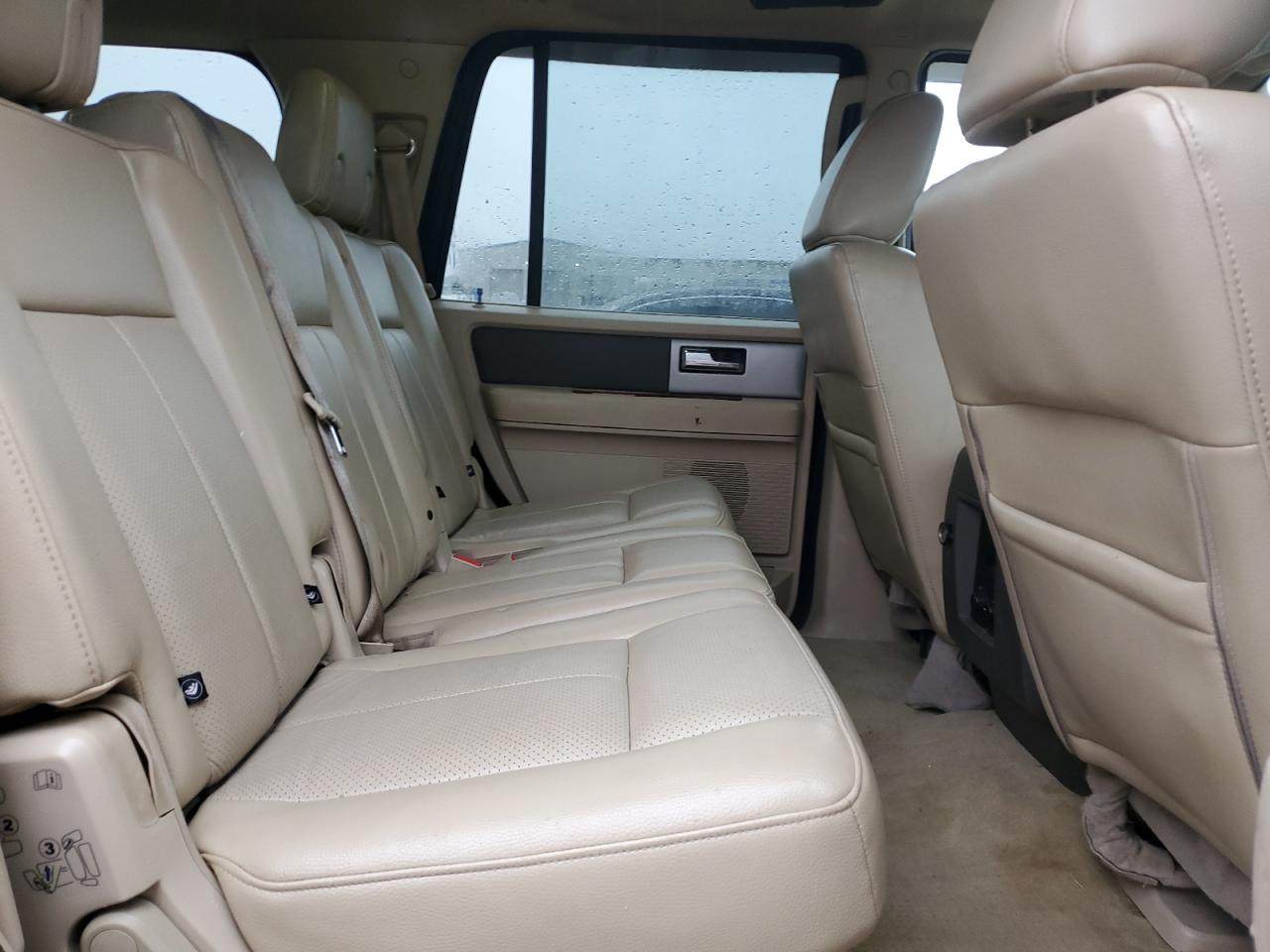 2010 Ford Expedition - Image 11