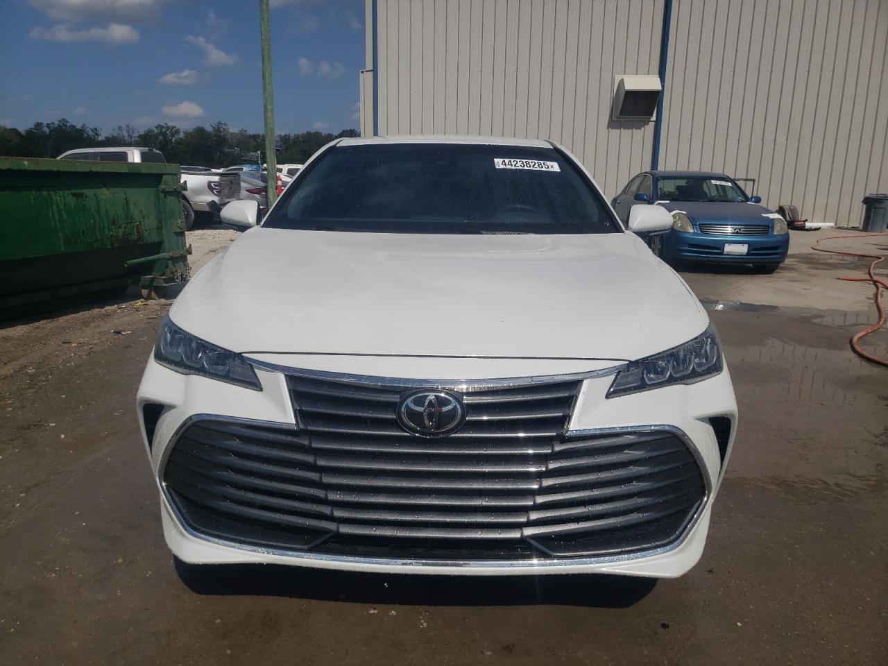 2021 Toyota Avalon - Image 5