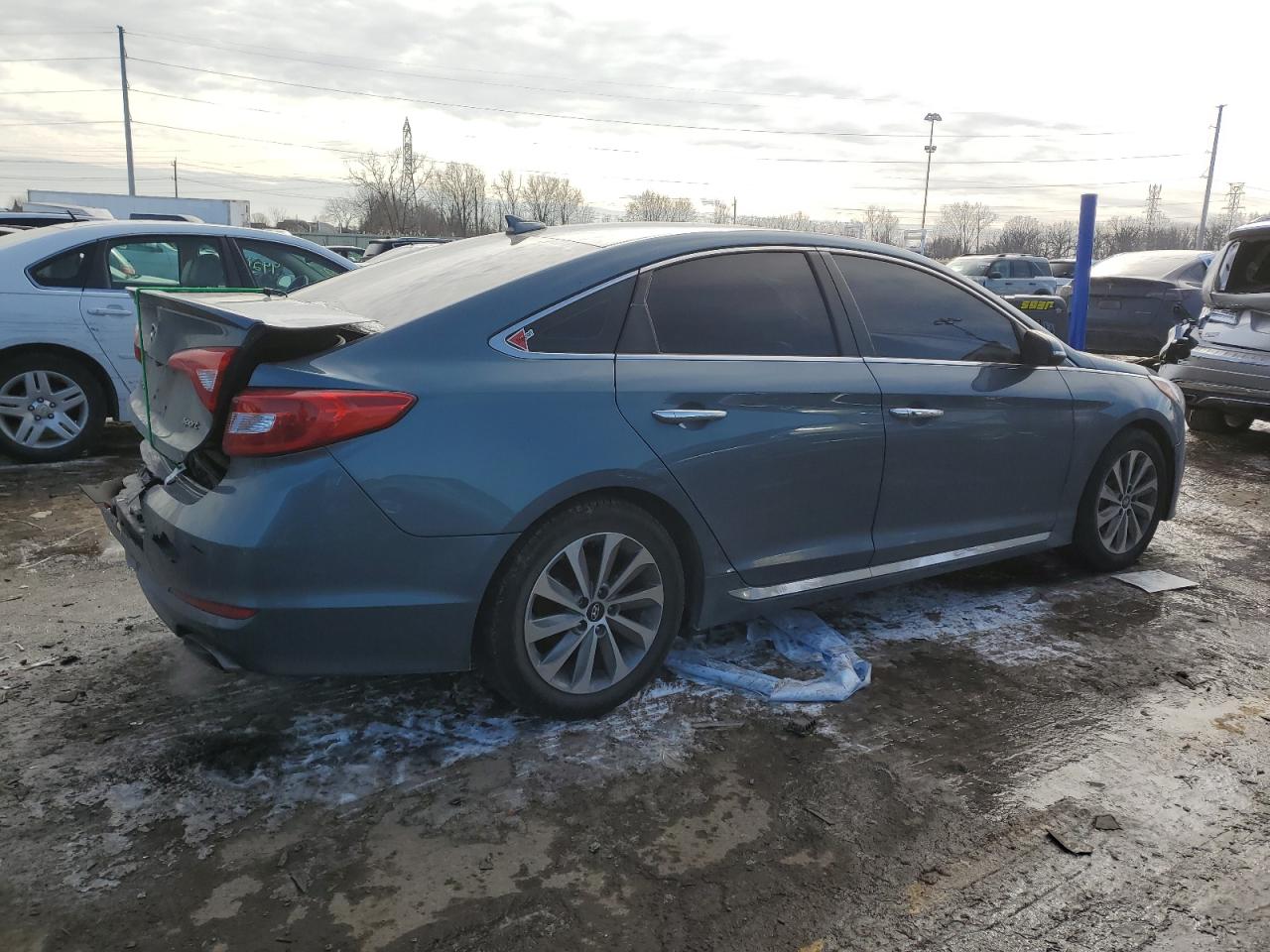 2016 Hyundai Sonata - Image 3