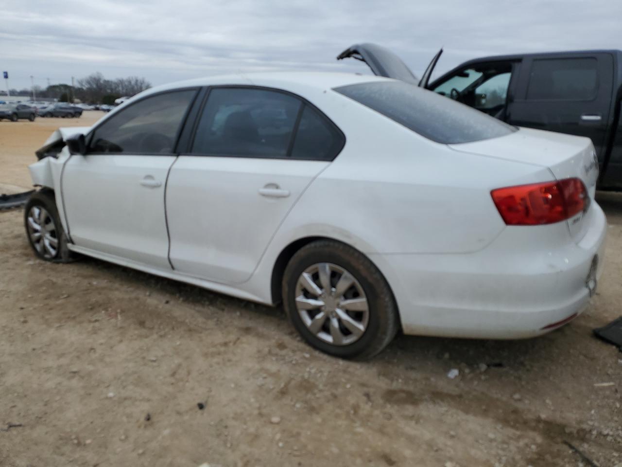2014 Volkswagen Jetta - Image 2