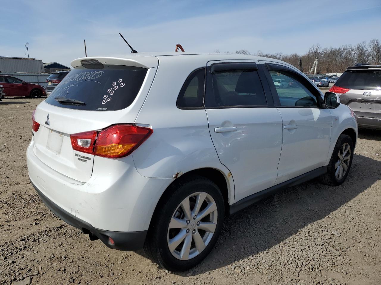 2013 Mitsubishi Outlander - Image 3