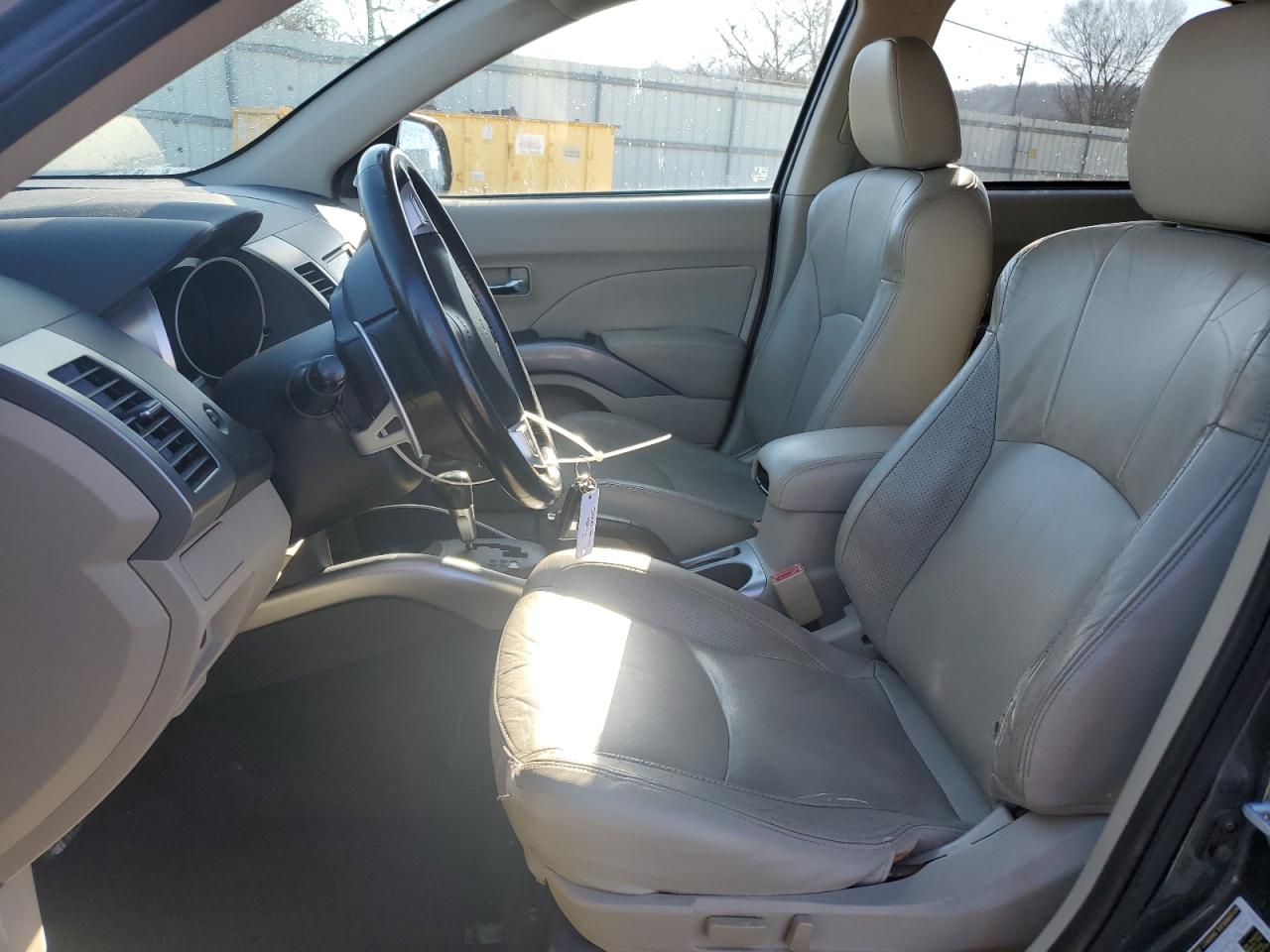 2008 Mitsubishi Outlander - Image 7