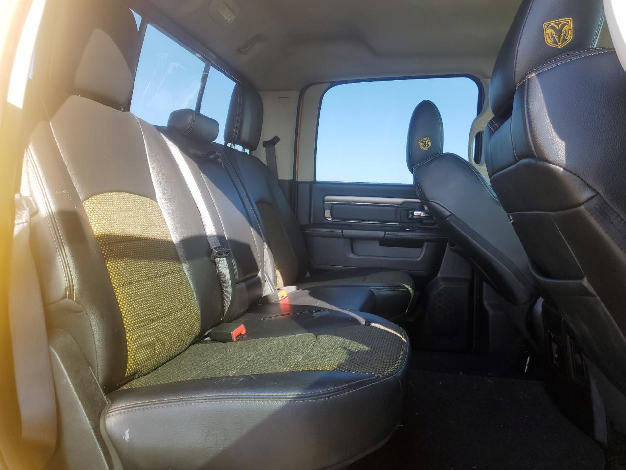 2016 RAM 1500 - Image 10