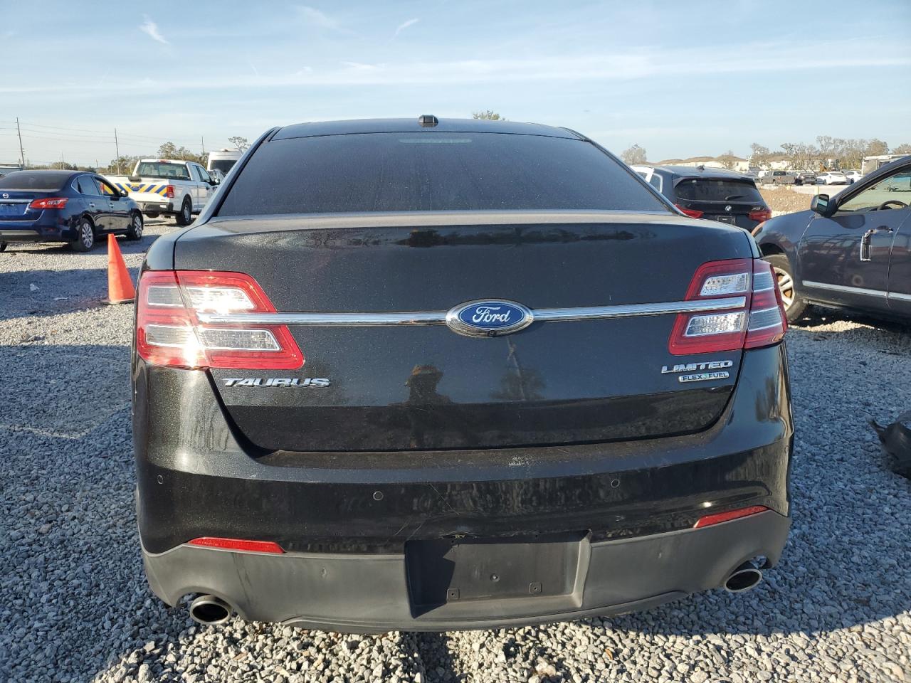 2014 Ford Taurus - Image 6