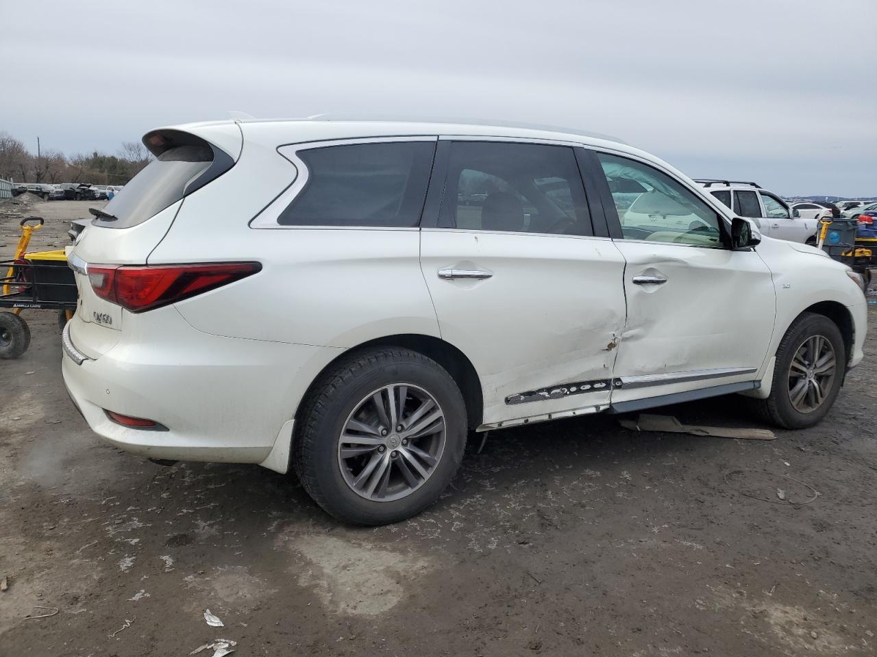 2019 Infiniti QX60 - Image 3
