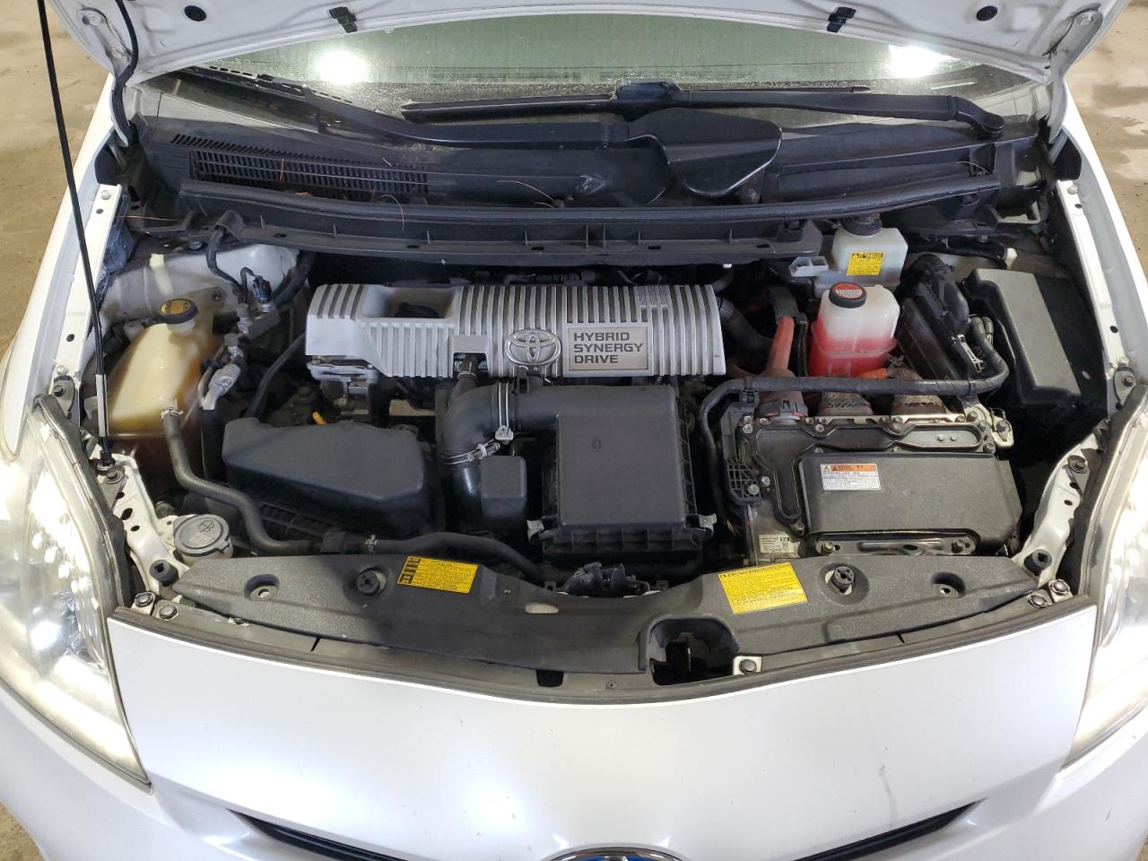 2014 Toyota Prius - Image 11