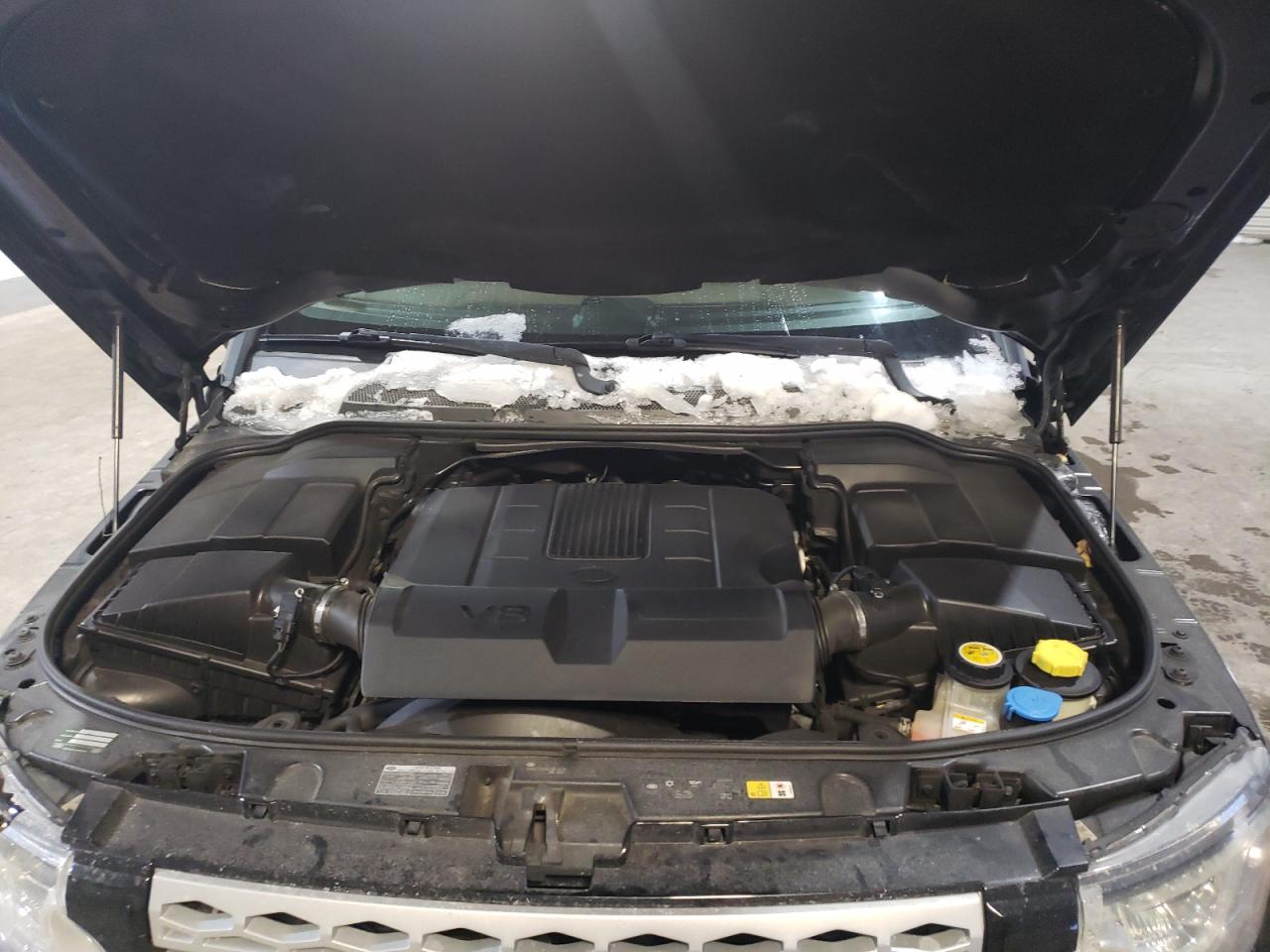 2013 Land Rover LR4 - Image 14