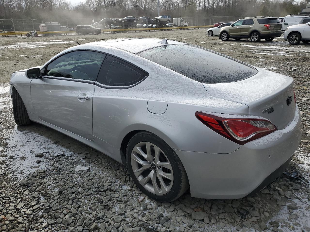 2014 Hyundai Genesis - Image 2