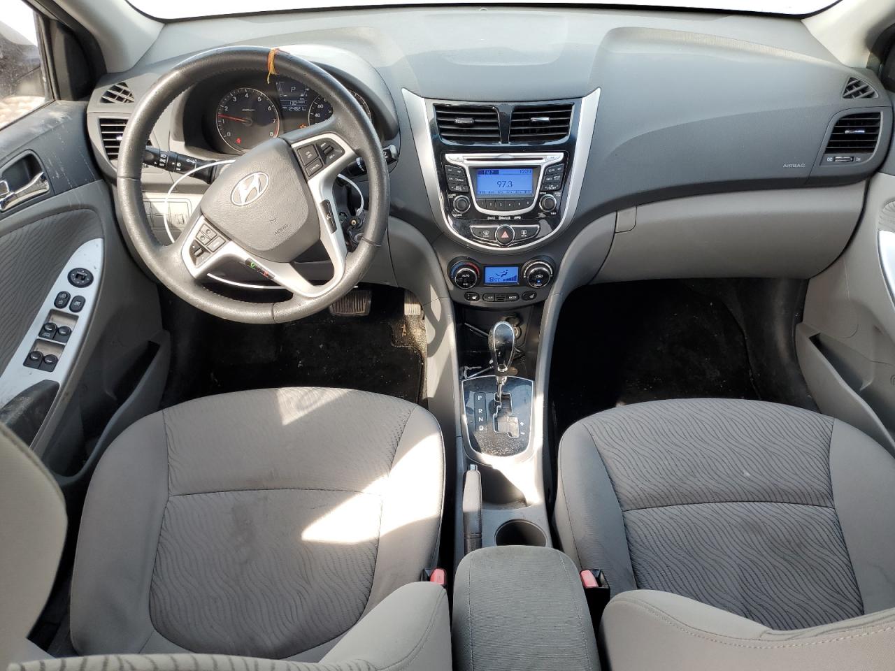 2013 Hyundai Accent - Image 8
