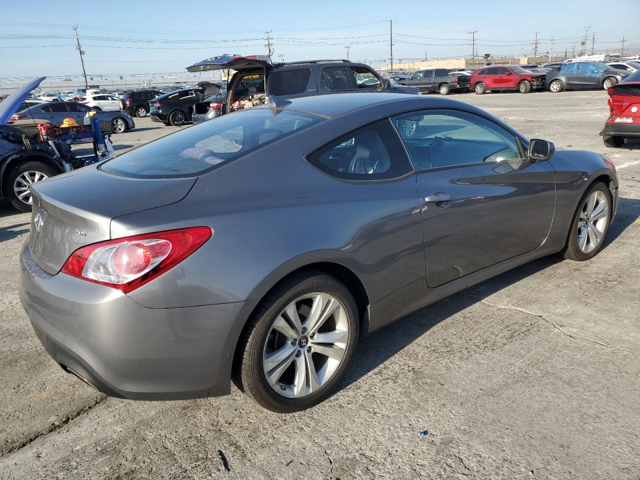 2010 Hyundai Genesis - Image 3