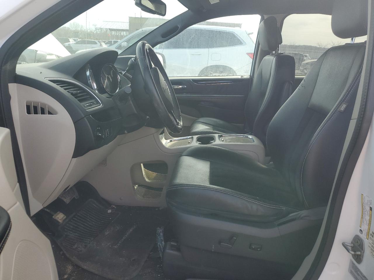 2017 Dodge Caravan - Image 7