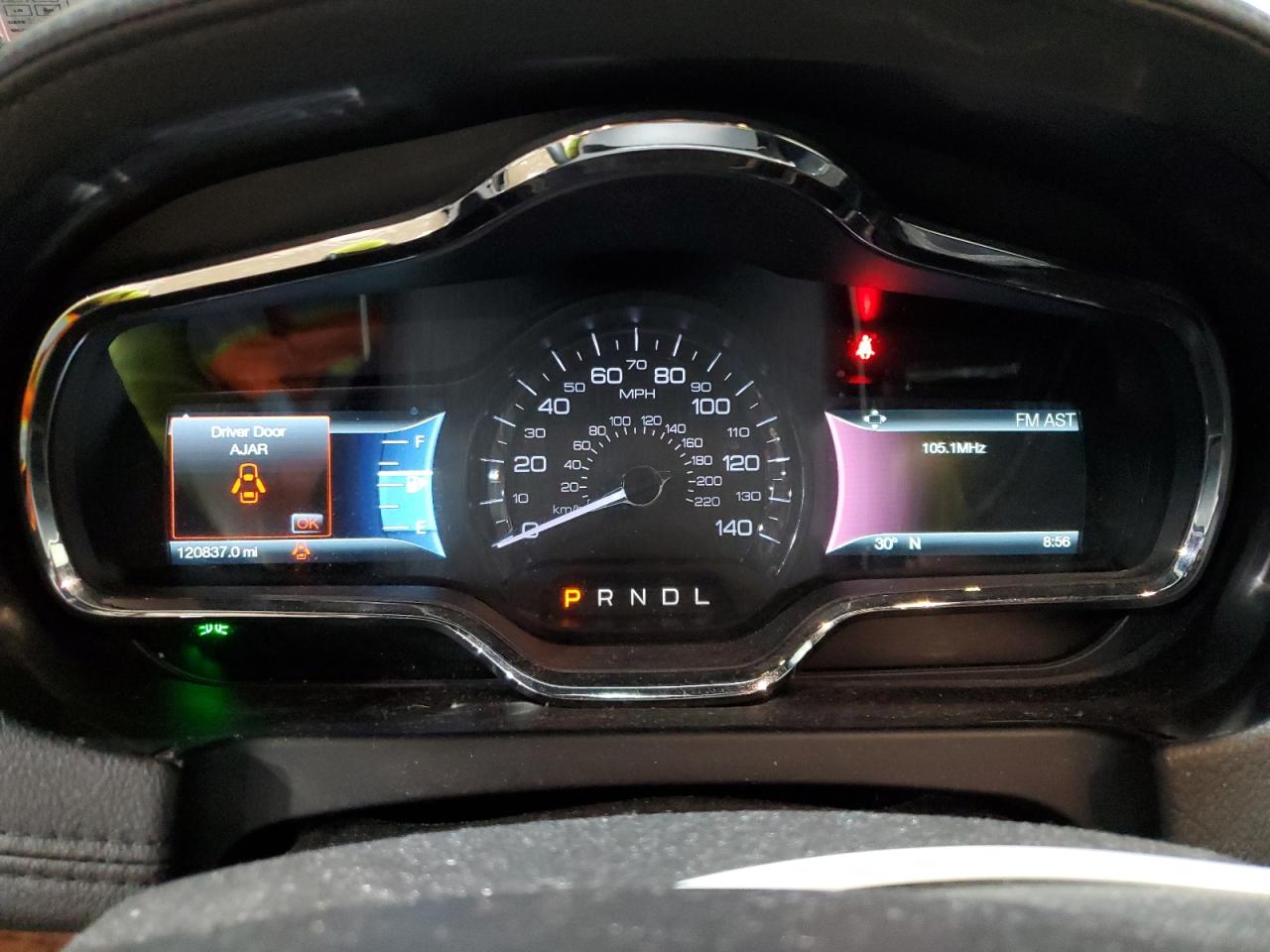 2018 Lincoln MKT - Image 9