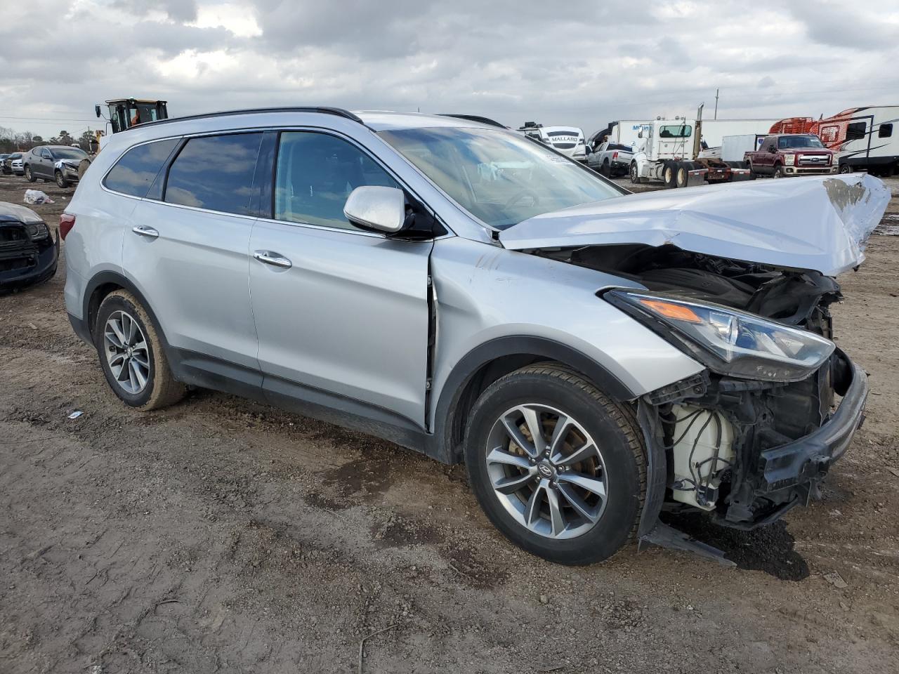 2017 Hyundai Santa Fe - Image 4