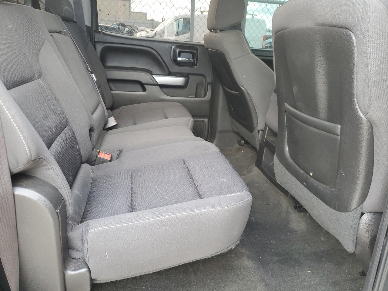 2015 Chevrolet Silverado - Image 10
