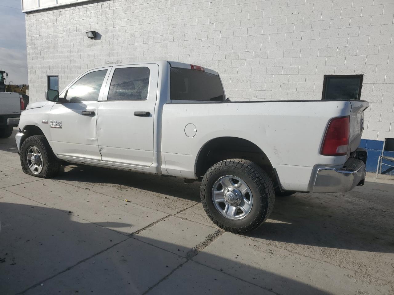 2014 RAM 2500 - Image 2