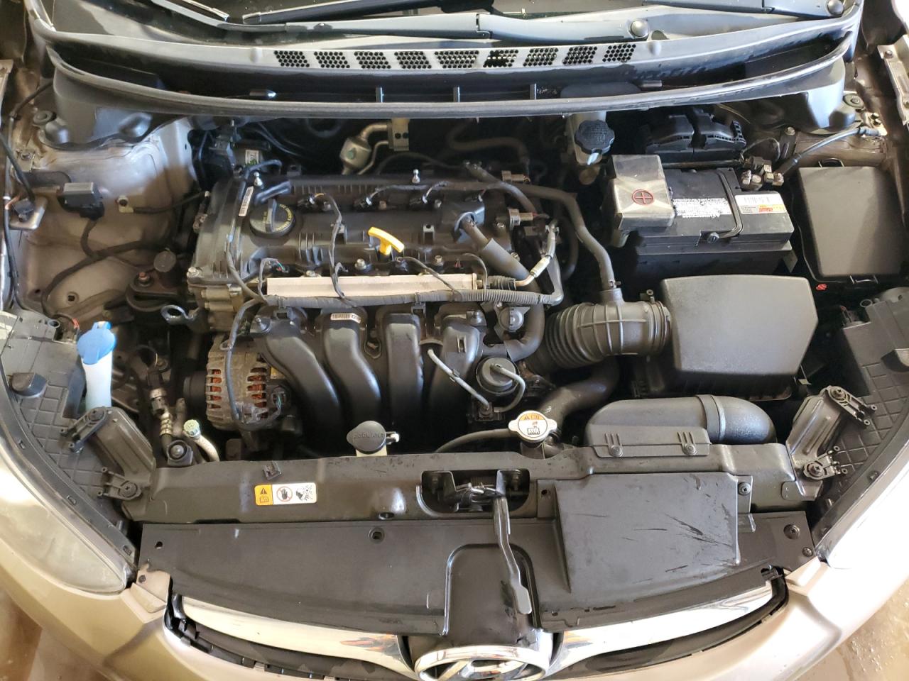 2013 Hyundai Elantra - Image 11