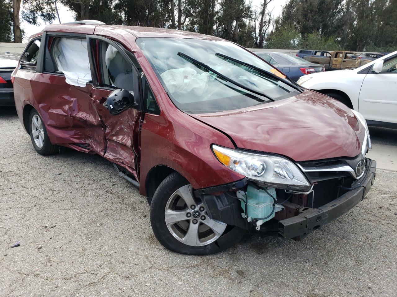 2018 Toyota Sienna - Image 4