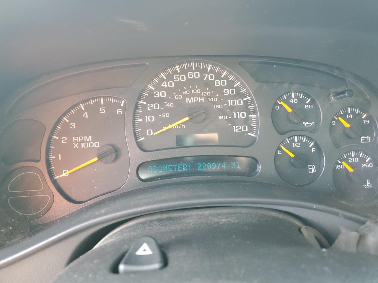 2005 GMC Sierra - Image 9