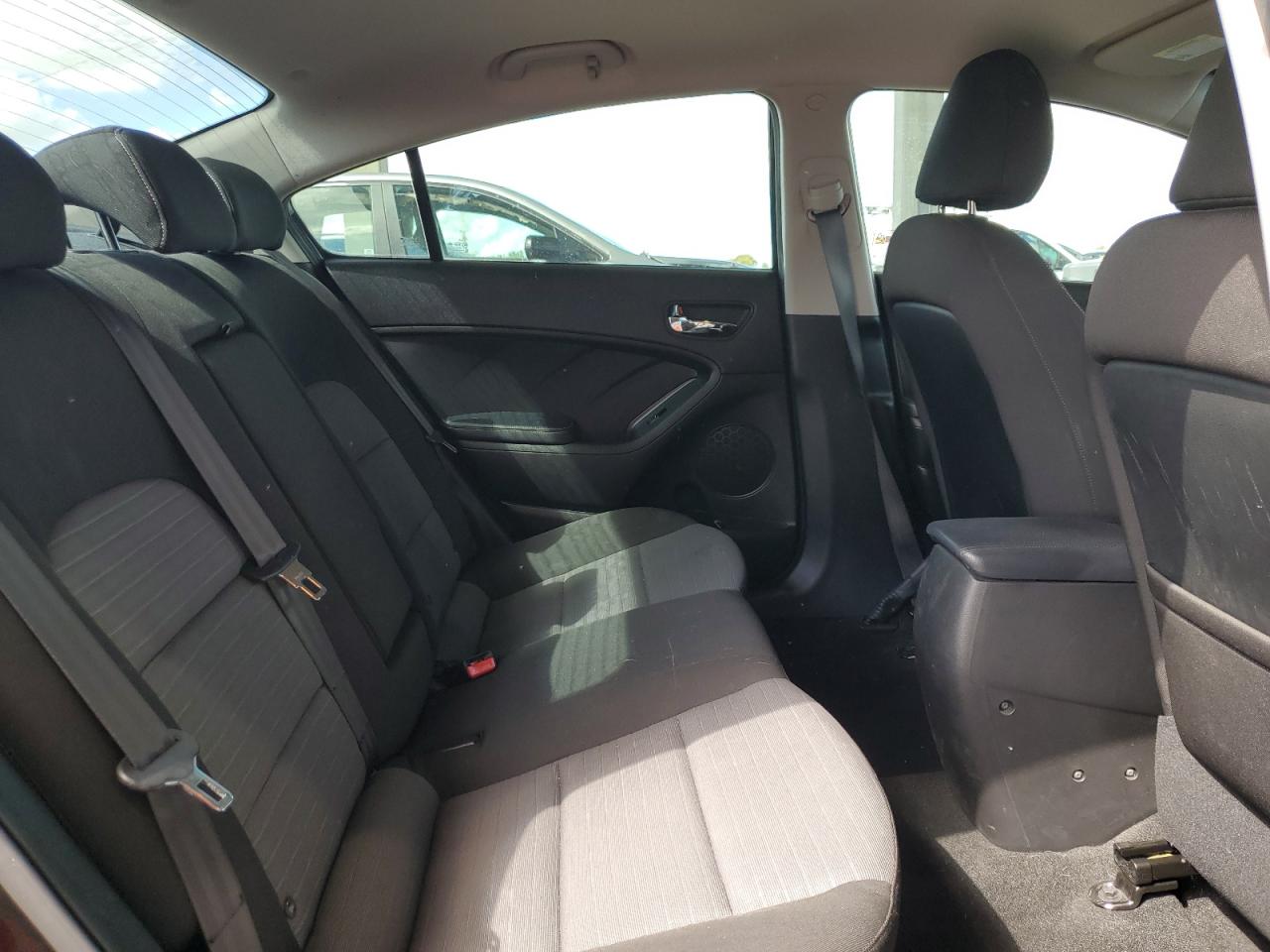 2014 Kia Forte - Image 10