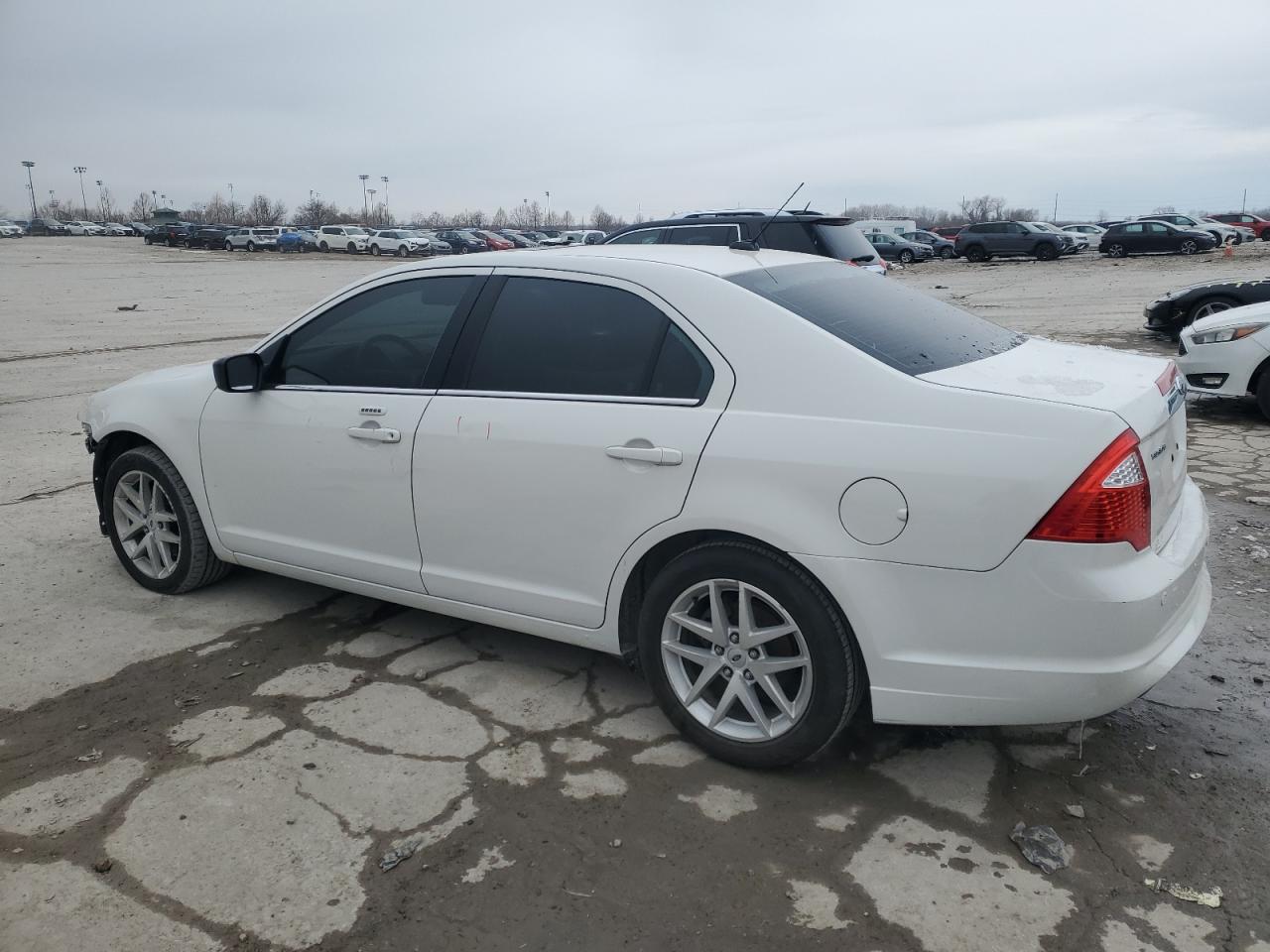 2010 Ford Fusion - Image 2
