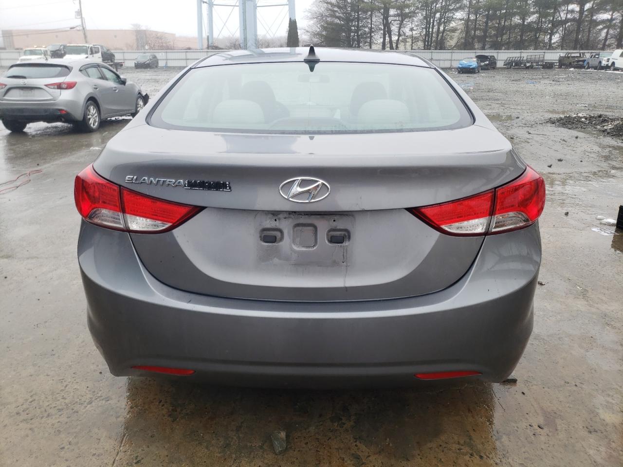 2012 Hyundai Elantra - Image 6