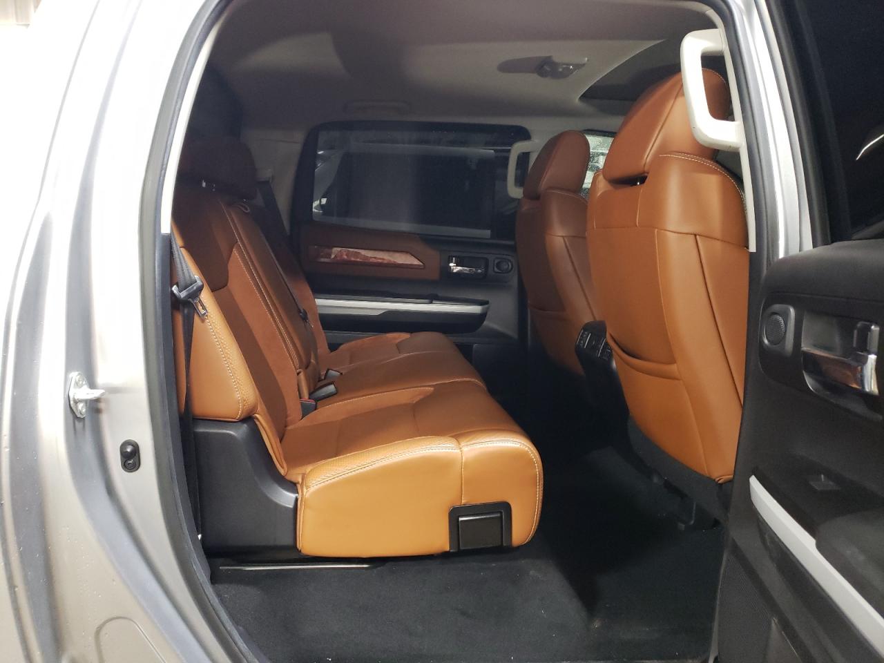 2021 Toyota Tundra - Image 10