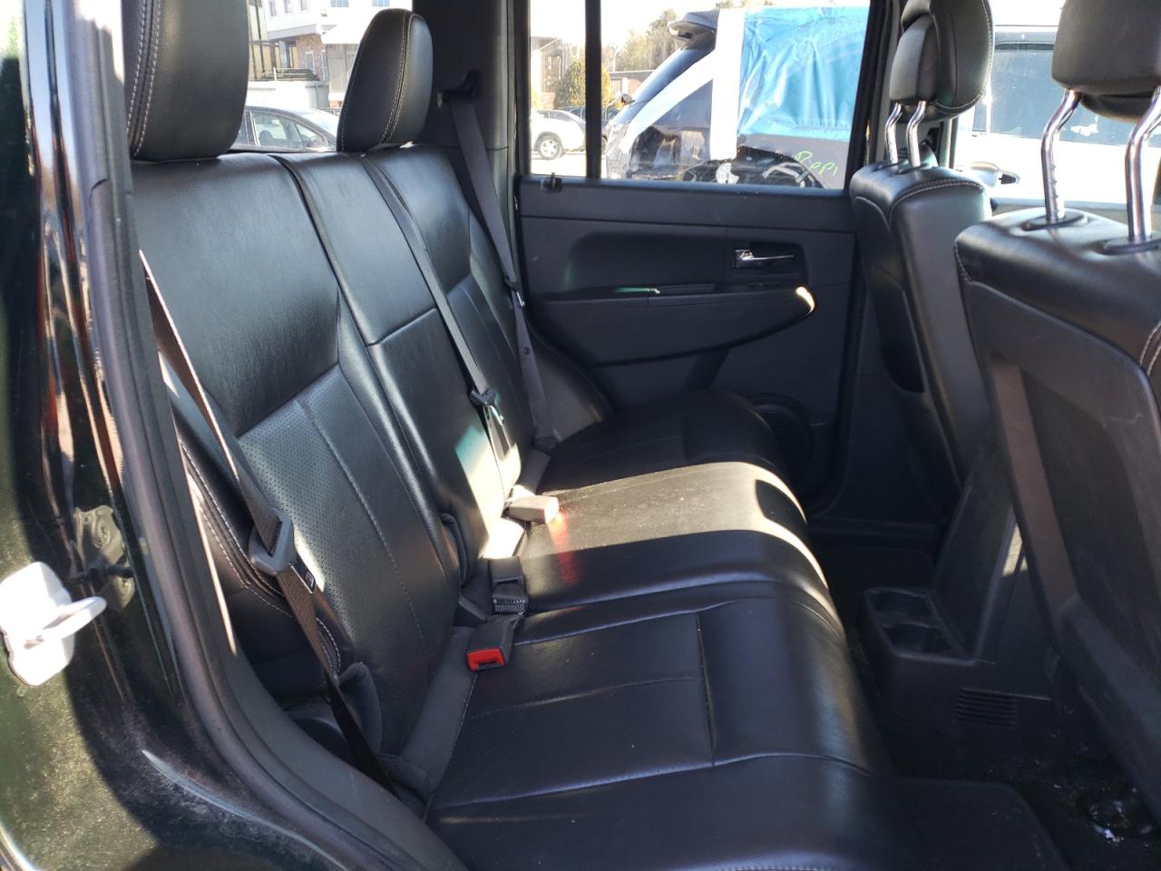 2012 Jeep Liberty (North America) - Image 11