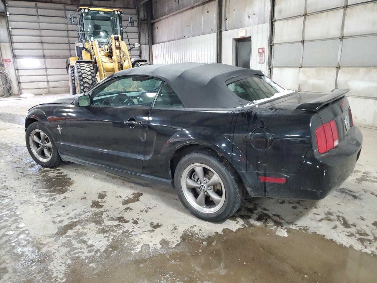 2006 Ford Mustang - Image 2