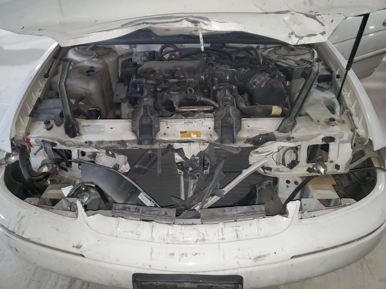 2001 Chevrolet Lumina - Image 13