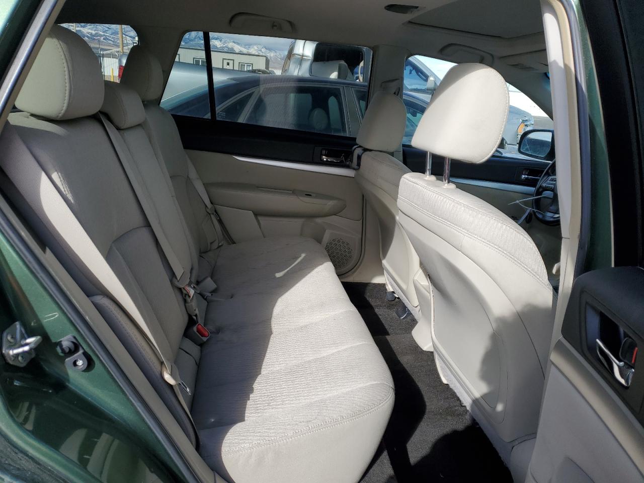 2012 Subaru Outback - Image 10