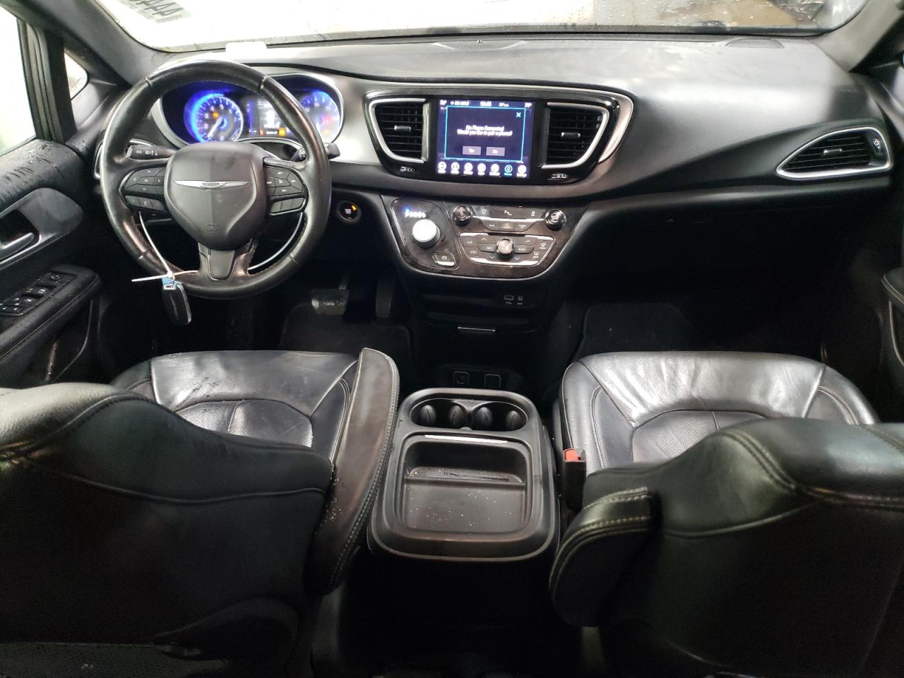 2019 Chrysler Pacifica - Image 8