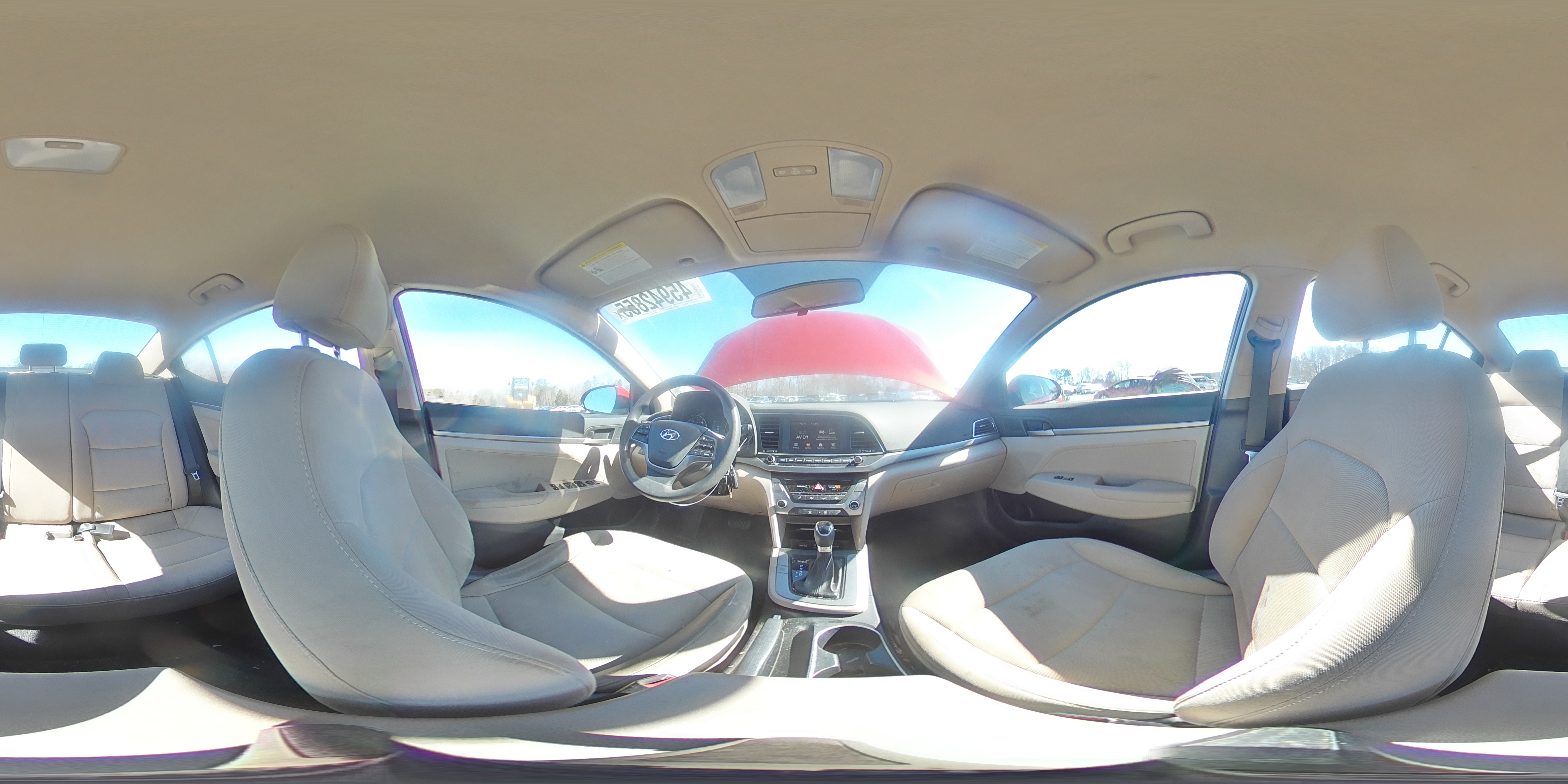 2018 Hyundai Elantra - Image 13