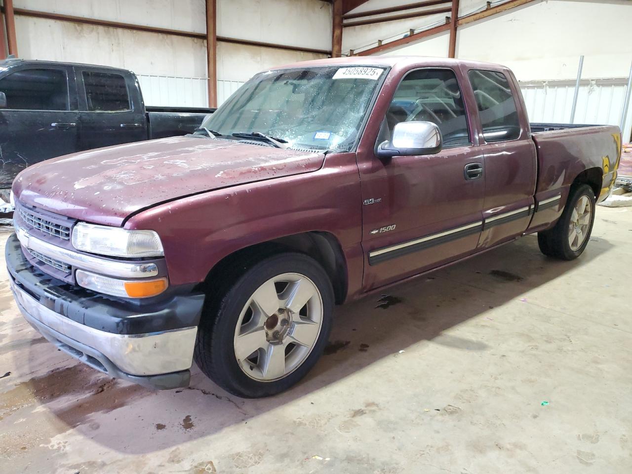 2000 Chevrolet Silverado - Image 1