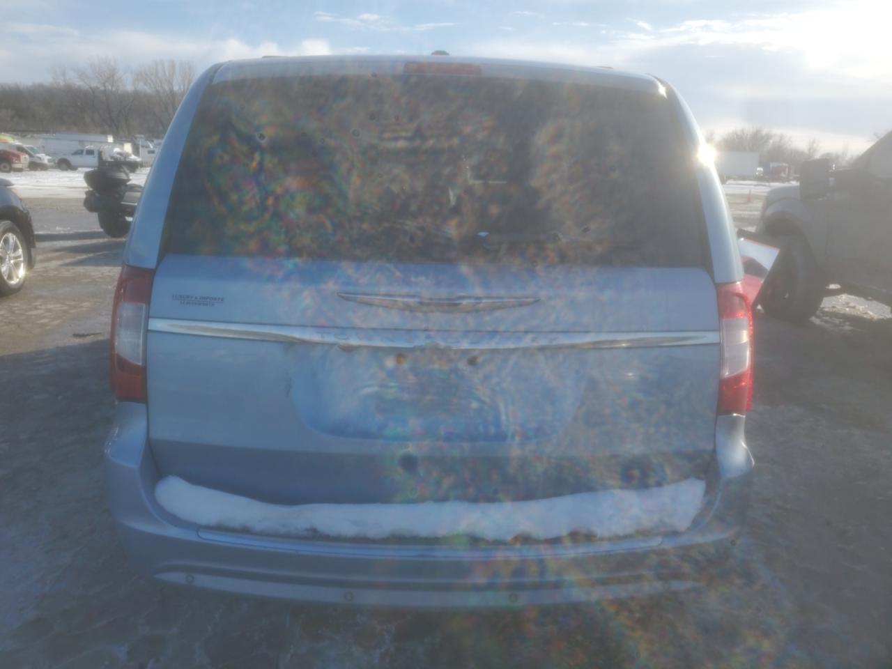 2013 Chrysler Town & Country - Image 6
