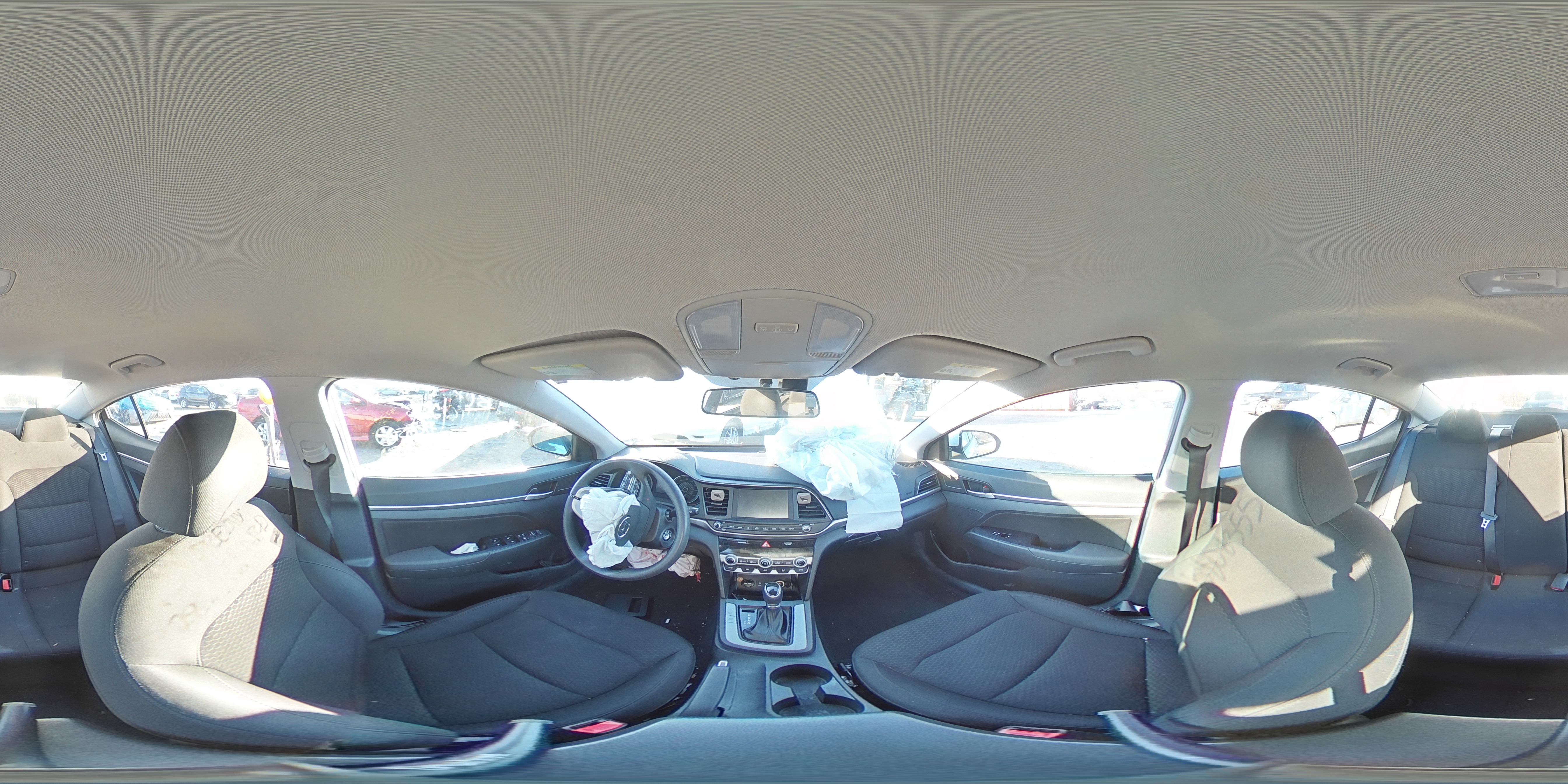 2020 Hyundai Elantra - Image 12
