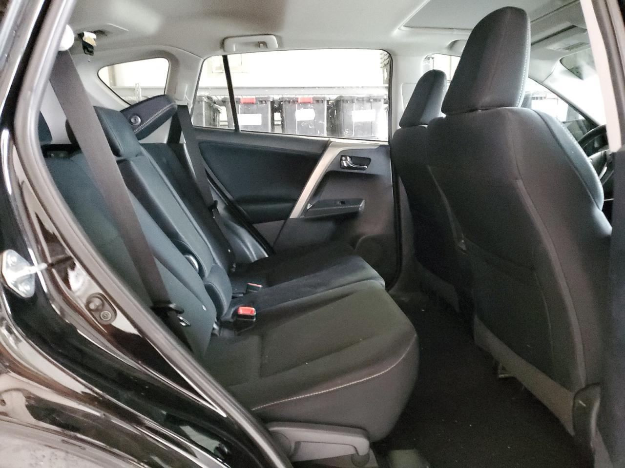 2015 Toyota RAV 4 - Image 11