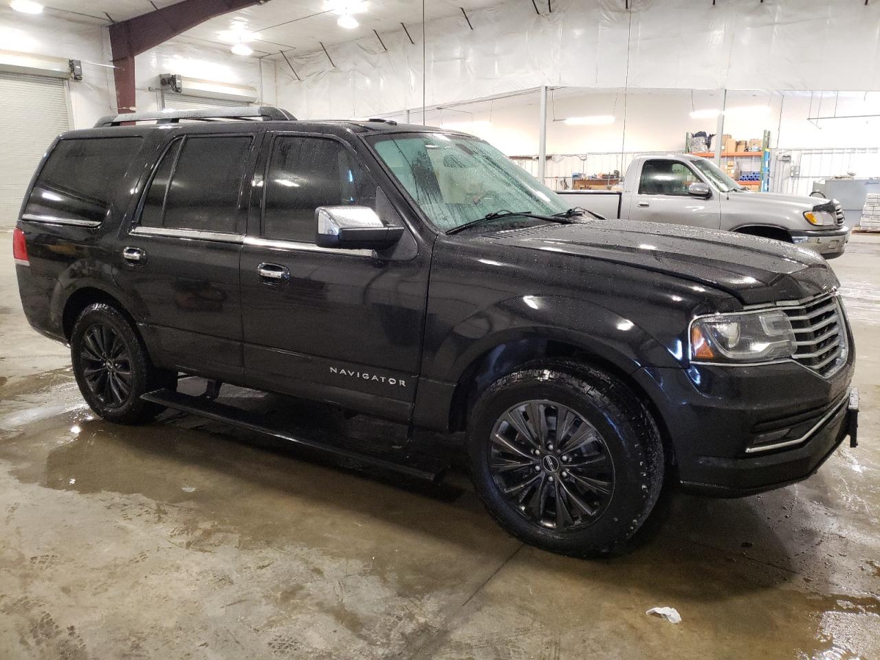 2015 Lincoln Navigator - Image 4