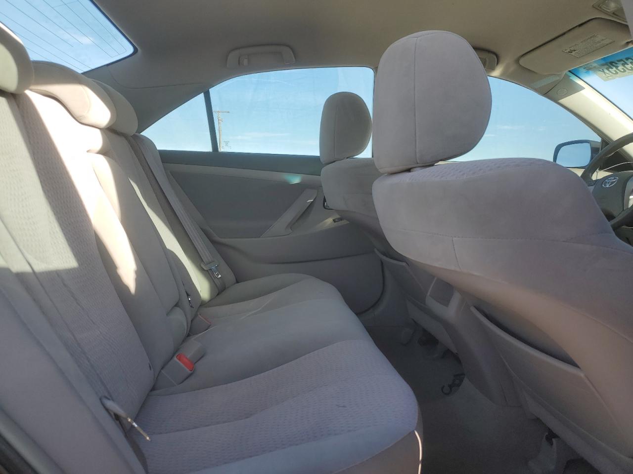 2010 Toyota Camry - Image 10